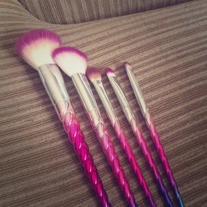 Rainbow makeup brushes 5 count